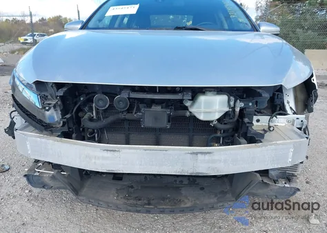 2018 Honda Clarity Plug-In Hybrid Touring z USA, uszkodzony, nr VIN JHMZC5F32JC001355